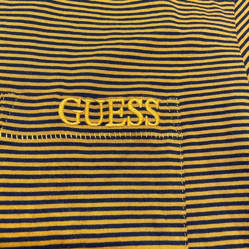 Guess T-shirt NWT - Picture 3 of 3